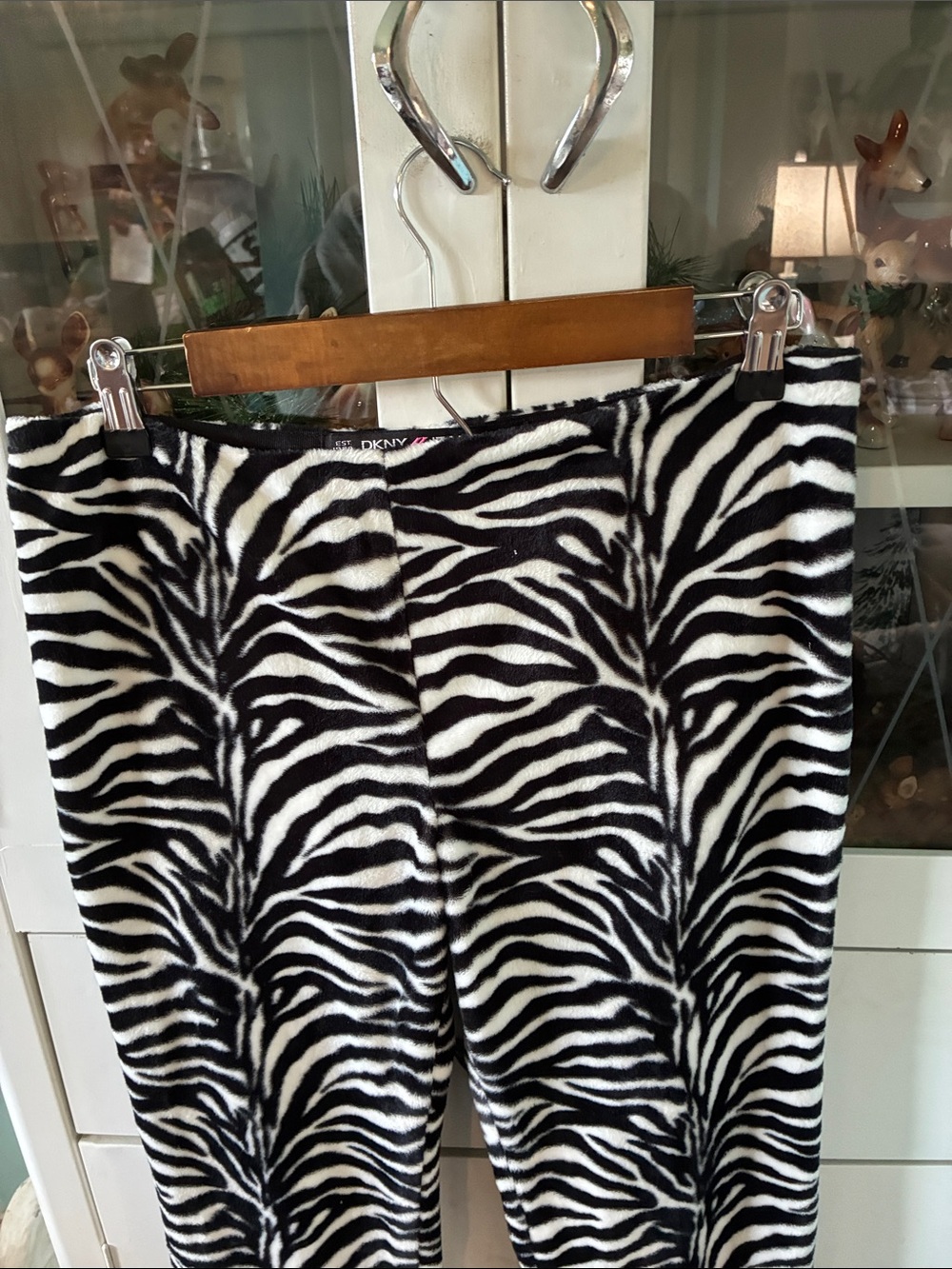 DKNY Jeans jr sz 7 Zebra Print Wide-Leg Pants - Black & White furry euc - Picture 2 of 8